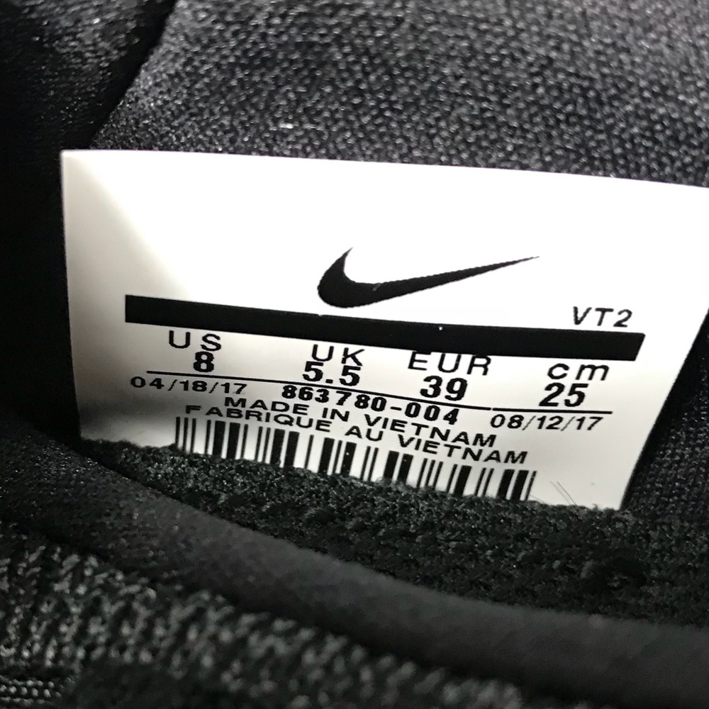 NWT Nike LunarEpic Low Flyknit 2 Black WMNS - Picture 8 of 8